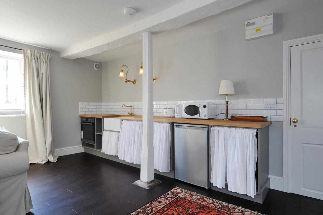 Central Luxury Bath Garden Apartment Free Parking Экстерьер фото